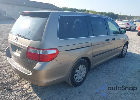 2005 Honda Odyssey Lx z USA, uszkodzony, nr VIN 5FNRL38275B040929